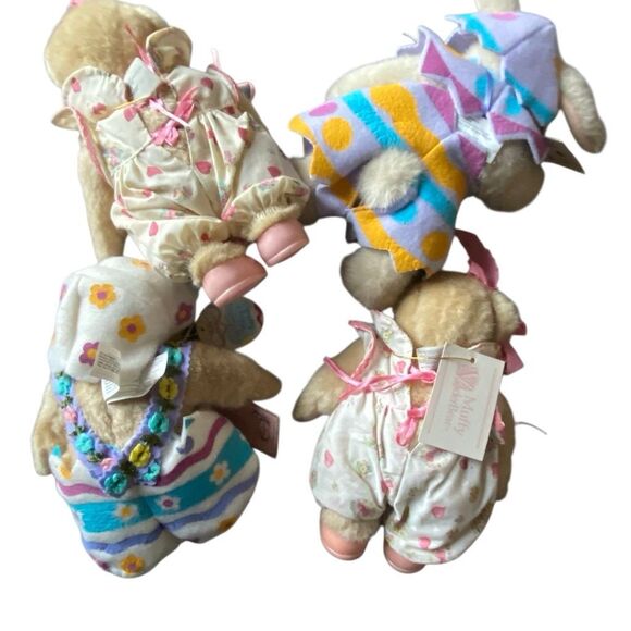 Vintage Muffy Vanderbear Egg Painting Plush Valentines Hoppy VanderHare Spring - Picture 2 of 7